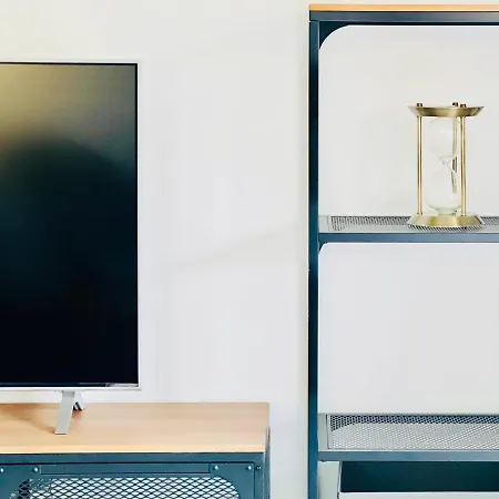 Canaryislandshost L Olas *